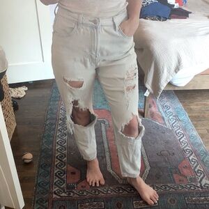 Light Wash Ripped Jeans
